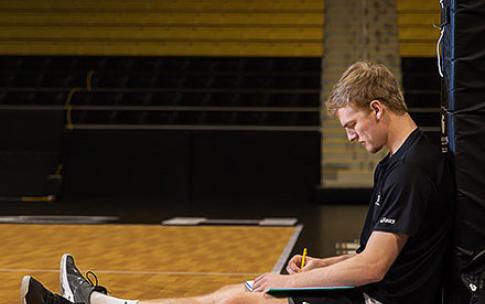 volleyball player kyle essing studying