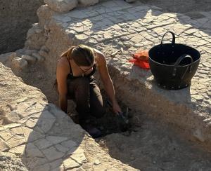 Student at work in Lechaion