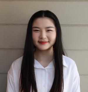 Alumna Lauryn Hwang Alumna Lauryn Hwang
